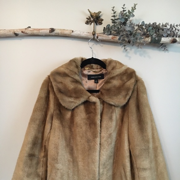 Jones New York Jackets & Blazers - Retro Faux Fur Coat – Faux Mink